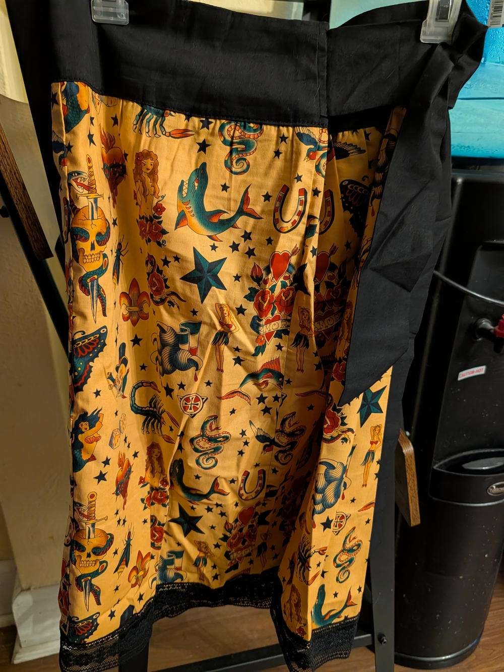 Helmet Woman's Tattoo Print Skirt